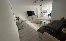 Moderne Souterrain Wohnung In Zentraler Lage